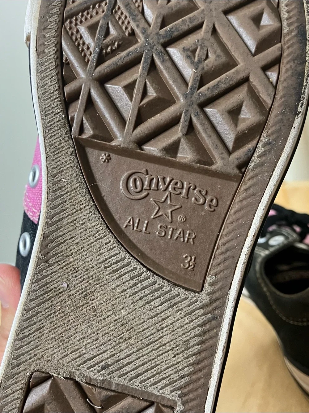 Converse girls sneakers black and pink 3.5